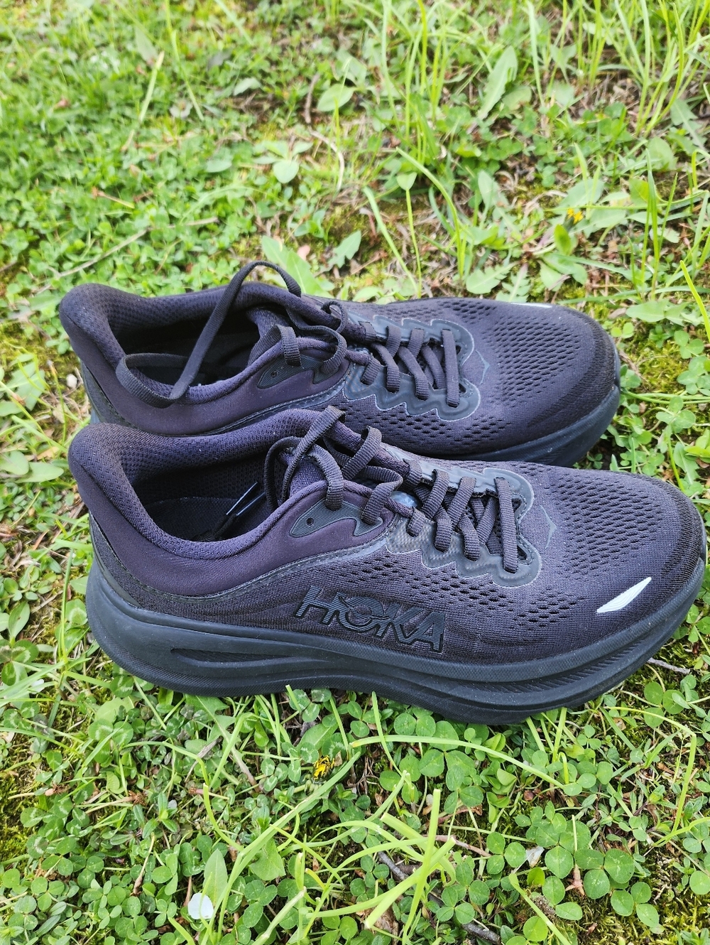 Size  7 .5 B  Hoka  BONDI  Black Cushioned Running Shoe
